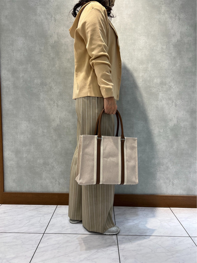 春のカジュアルコーディネート SCAPA