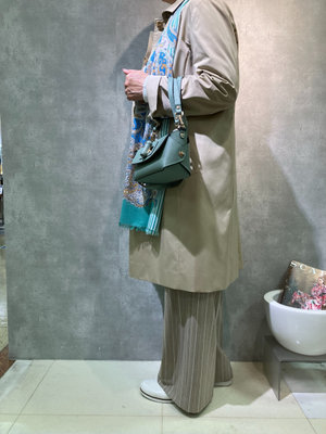 春のコートスタイリング SCAPA