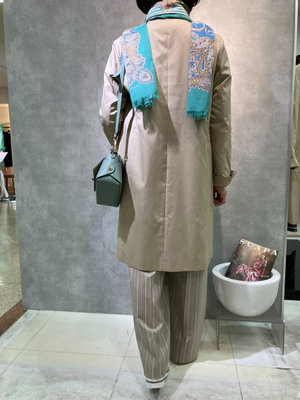 春のコートスタイリング SCAPA