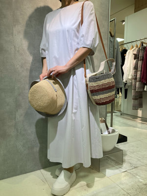 夏のエレガンスカジュアルスタイル1 SCAPA