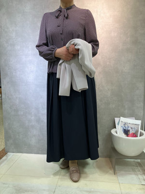 タフタスカートのソフトオケージョンコーデ SCAPA