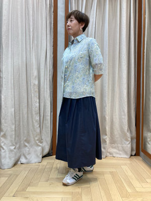 オシャレなカフェで友人とおしゃべり SCAPA