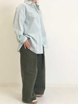 オーバーサイズカラーシャツコーデ ESHOPORIGINAL